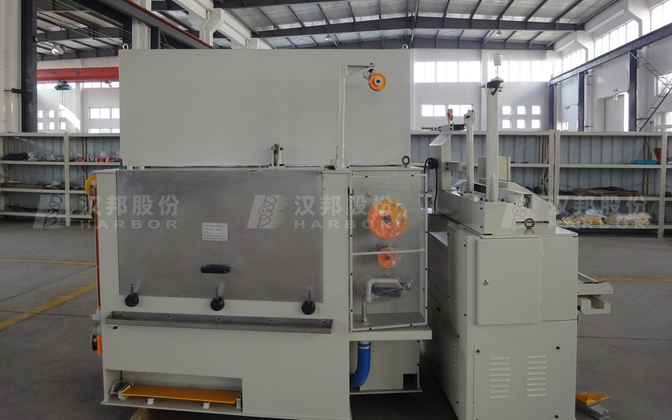 Wet wire drawing machine